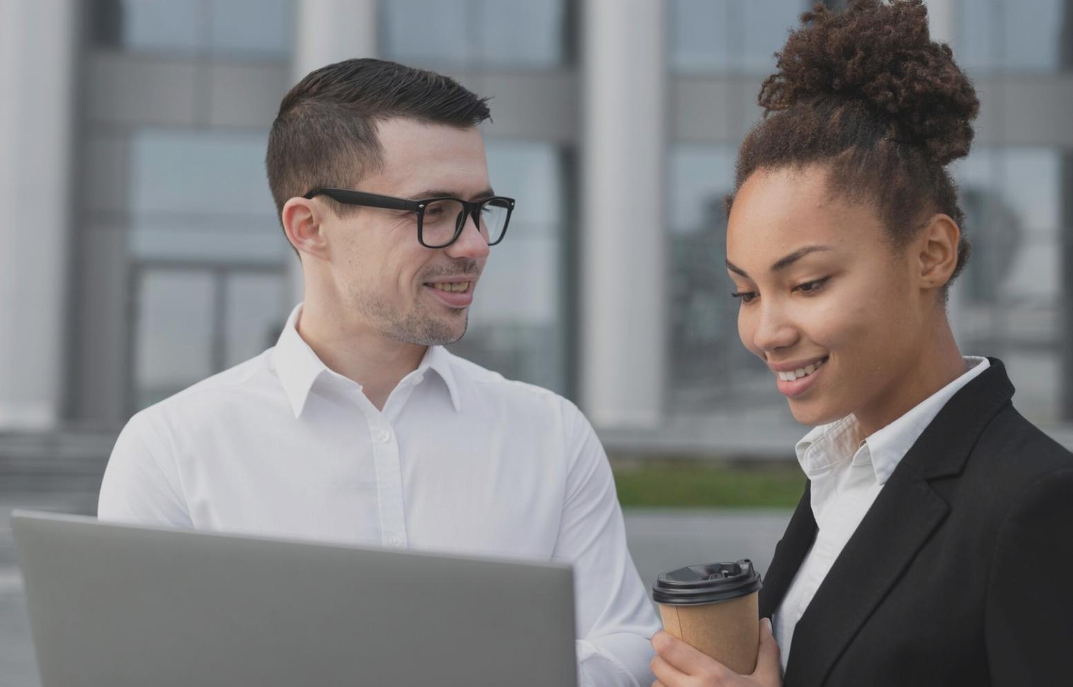 Espace de formation avec outils pédagogiques financiers